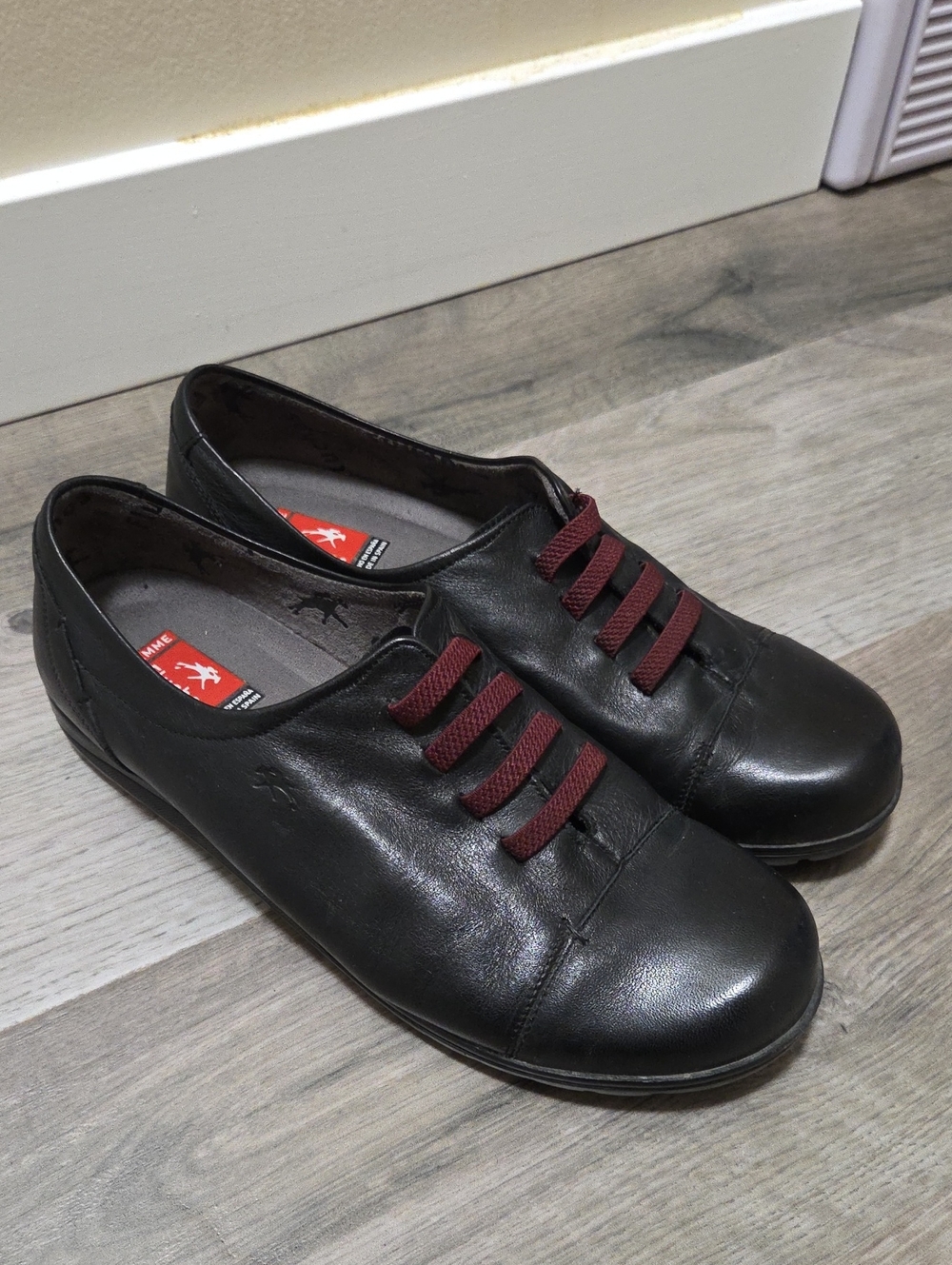 Fluchos Black Leather Slip-On Loafers with Burgundy Elastic Accents